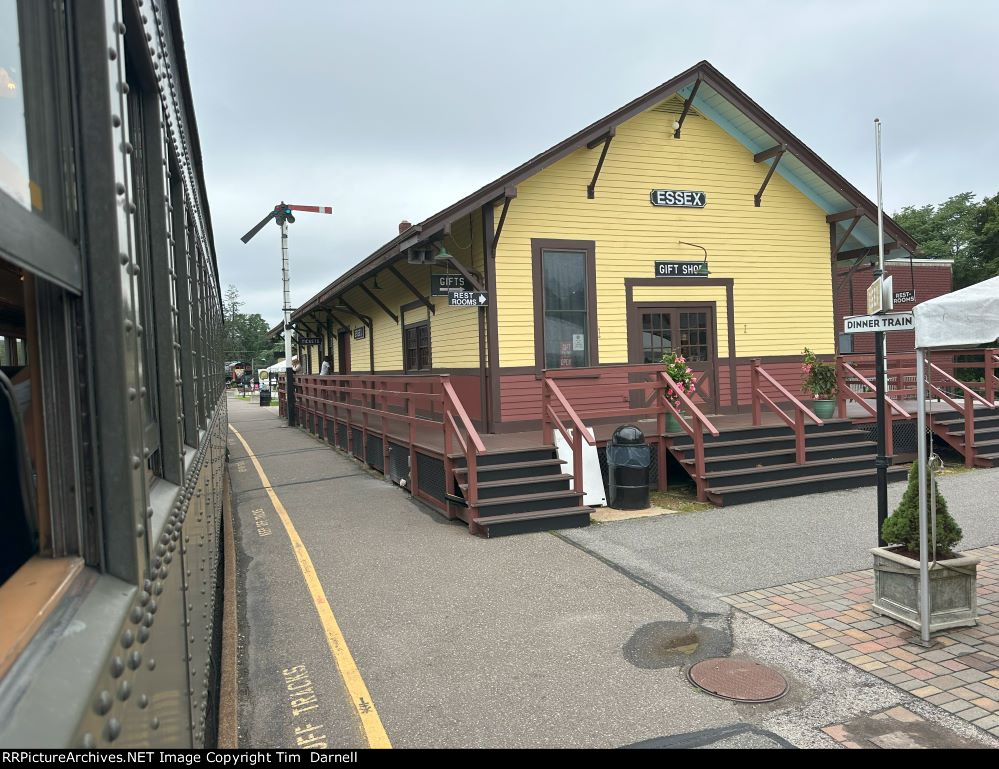 Valley RR Essex, CT depot